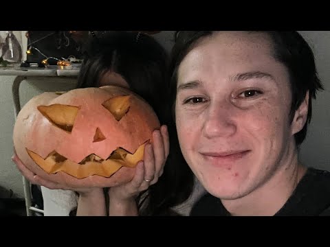 Видео: Halloween Vlog🎃👻💀 | вырезаем тыкву| готовим  Halloween закуски | играем в уно в стиле Gravity Falls 