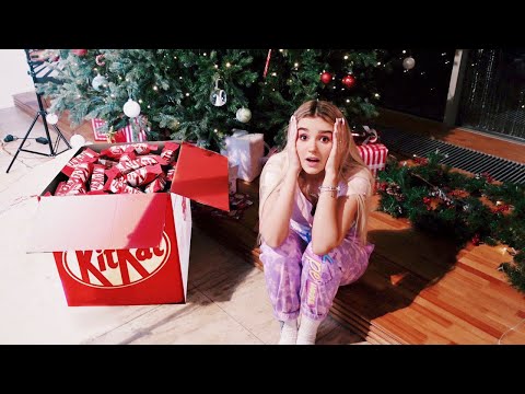 Видео: НА НОВЫЙ ГОД ДАРЮ 300 ШОКОЛАДОК KITKAT УЧАСТНИКАМ XO TEAM