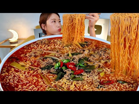 Видео: ASMR Острый рамен с острым мясным рагу | Саригомтангский рамен МУКБАНГ