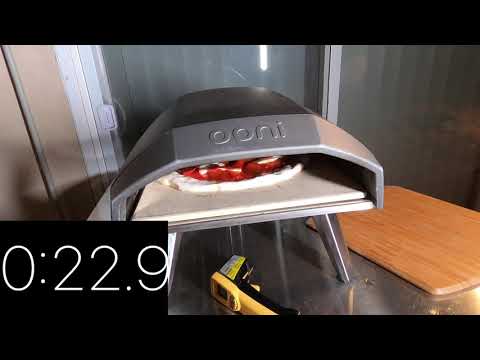 Видео: Пицца пепперони, приготовленная в Ooni Koda | Реальное время