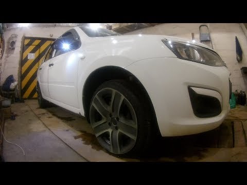 Видео: ЛАДА КАЛИНА 2, ГРАНТА ТУГО ОТКРЫВАЮТСЯ РУЧКИ ЗАМКОВ ПЕРЕДНИХ ДВЕРЕЙ