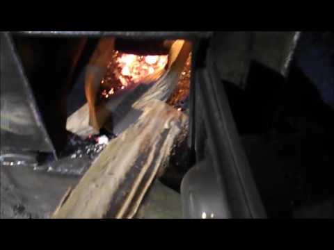 Видео: Печь на мусоре - сделана для себя.