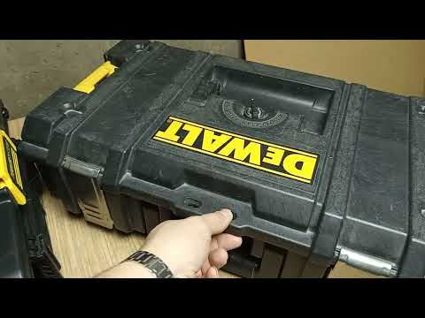 Видео: DEWALT TOUGHSYSTEM 2 0 Toolbox VS TOUGHSYSTEM DS150 Small Case. Обзор сравнение.