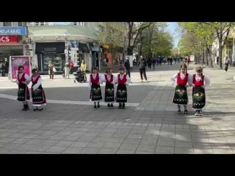 Видео: Малки лазарки гостуваха на "Черноморски фар", част 2