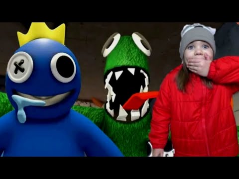 Видео: Радужные друзья из игры roblox преследуют Нинельку и бабушку! 2 серии