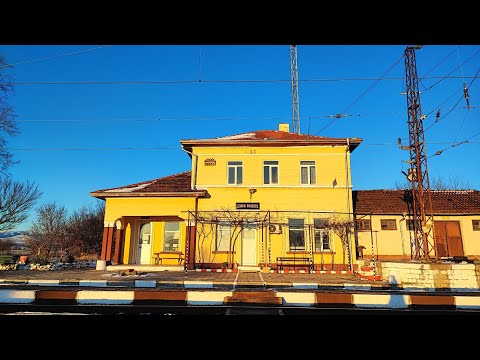 Видео: ЖП гара Долни Раковец-най-красивата гара по 5та линия.☀️