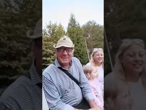 Видео: Прогулка на любимом пони