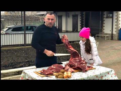 Видео: МЯСО ДИКОГО КАБАНА на УГЛЯХ. ENG SUB.