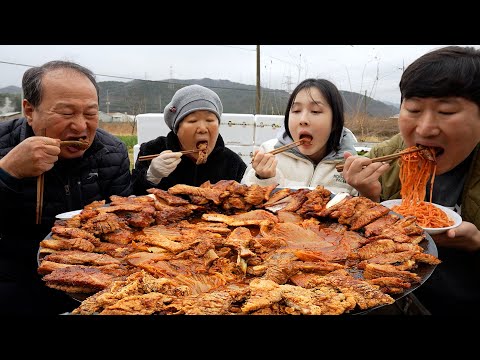 Видео: 3 способа насладиться маринованными свиными ребрышками! - Кулинарное шоу Мукбанг.