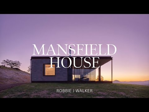 Видео: Архитектор строит домик вне сетки на вершине горы (тур по кабине)