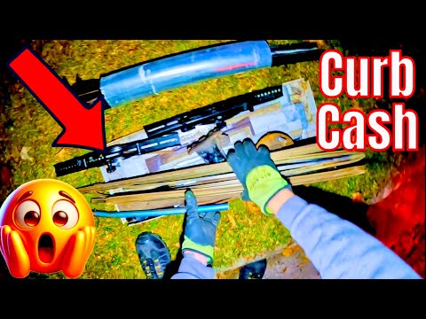 Видео: Люди выбросят ВСЁ: уличный мусор, чтобы заработать деньги. Точка зрения.