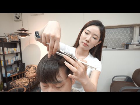 Видео: АСМР💈 Прекрасный парикмахер Аюми подстригла и побрила меня