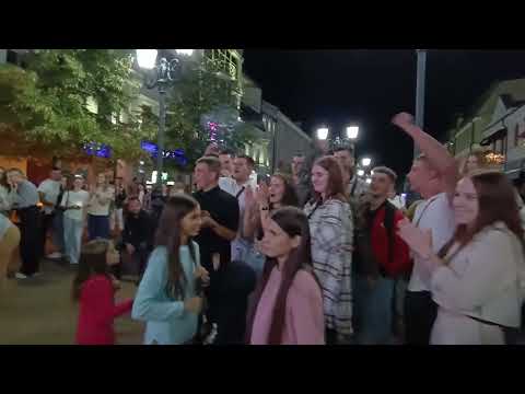 Видео: 01.09.2024 Brest Belarus...  Уличные музыканты/Street musicians... Walks with Victoria