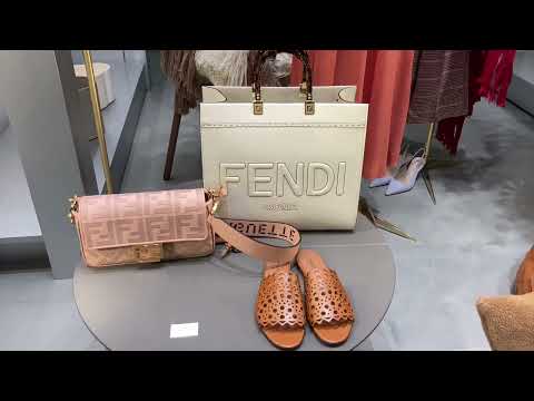 Видео: Обзор трендов : что модно и как это носить ?