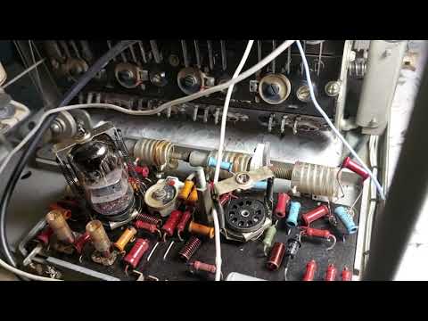 Видео: Радиоприемник "Казахстан".  Интересный материал.