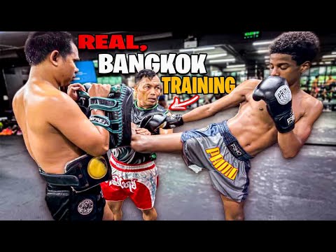 Видео: Вот как выглядит настоящая тренировка по тайскому боксу — в легендарном спортзале Бангкока