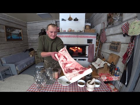 Видео: СОЛЮ САЛО на ЗИМУ в ГЛУХОЙ БЕЛОРУССКОЙ ДЕРЕВНЕ в ЛЕСУ. №287