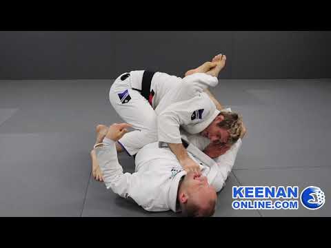 Видео: Лучший способ избежать удушающего приема «треугольник» в джиу-джитсу — Кинан Корнелиус
