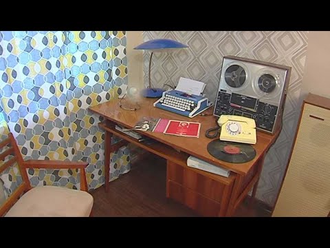 Видео: Пермский коллекционер создал в квартире музей 1960-70-х годов