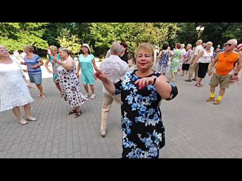 Видео: 29.06.24г..."ВЕСЕЛУШКА" ... Олег Гаврилюк... звучит на танцполе в Гомельском парке?..