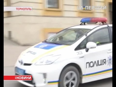 Видео: У Тернополі посеред чергування затримали патрульну "під кайфом"