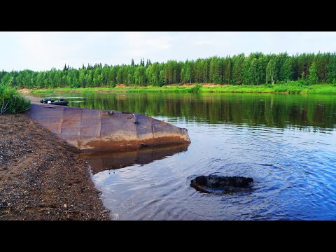 Видео: Поход по таёжной реке Часть 1. Рыбалка. Язь и окунь на спиннинг. Утонувшая баржа. 4 дня один в тайге