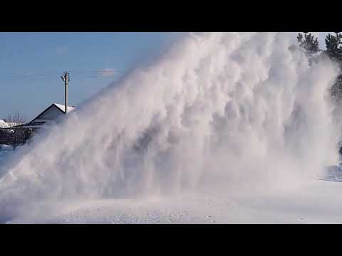 Видео: На что способна китайская снегоуборочная приставка для мотоблока.