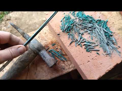 Видео: Установка прочистки. Как установить прочистную дверцу в печь. Способ 1 на гвозди и электроды.