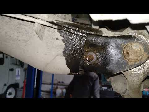 Видео: Замена стойки заднего стабилизатора на GLK за 4 минуты