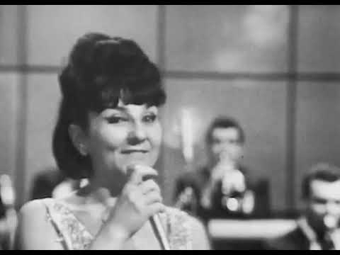 Видео: ХОДИТ ПЕСЕНКА ПО КРУГУ. Мелодии друзей-1968