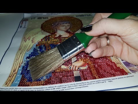 Видео: Покрываю лаком  икону из круглых мерцающих страз. Как думаете стразы перестанут мерцать?