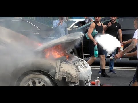 Видео: Пожар на Севастопольском проспекте в Москве. Сгорела иномарка. 04.08.2018.