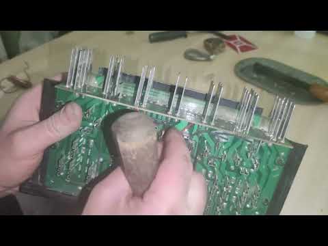 Видео: Блок предохранителей ваз 2107. Сгорела дорожка на плате! Паяю перемычку.