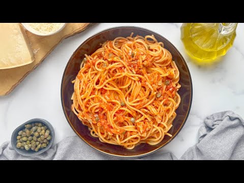 Видео: Паста с тунцом и каперсами в томатном соусе