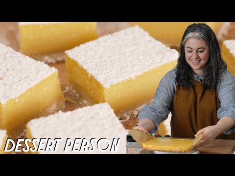 Видео: Как приготовить лимонные батончики с Клэр Саффиц | Dessert Person