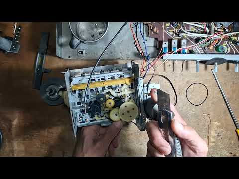 Видео: ремонт кассетной деки aurex pc x20 #vintage #cassettedeck #audiocassette  