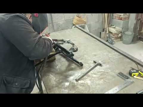 Видео: Усиление маятника, мопед Триклер. Часть 3, заключительная. 