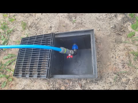 Видео: КАК СДЕЛАТЬ УДОБНЫЙ ЛЕТНИЙ ВОДОПРОВОД. ПОДКЛЮЧИЛИ ШЛАНГ НА КОННЕКТОРЫ.