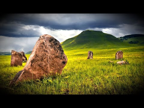 Видео: Загадка каменных глыб в Хакасии. Хакасские менгиры