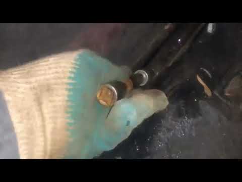 Видео: Как снять передние сидения Mercedes-Benz W210