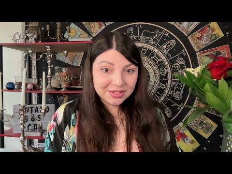 Видео: Высшие Силы хотят обратить ваше внимание на это. Таро Юлия Петрова