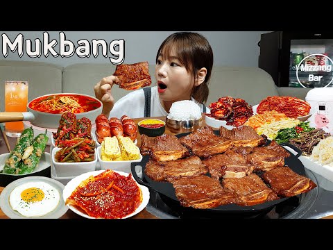 Видео: Sub)Real Mukbang- 16 блюд корейской домашней еды 🍱 Ребрышки, острые маринованные крабы 🍖 KOREAN FOOD