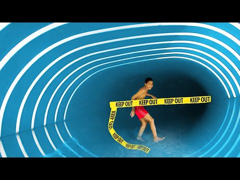 Видео: Он Застрял в ЗАПРЕЩЕННОЙ Водной Горке Аквапарка...