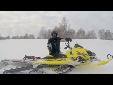 Видео: Школа экстремального  вождения снегохода в горах в Бедярыш, райдеры из Челябинска
