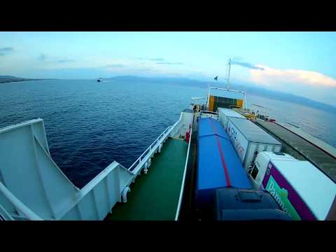 Видео: НЕ ОПЫТНЫЙ ВОДИТЕЛЬ НЕ ПОПАЛ ФУРОЙ на ПАРОМ с первого раза.