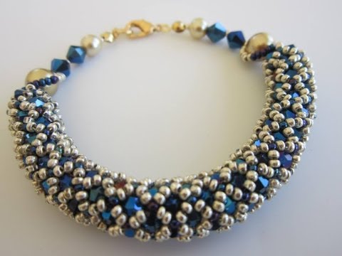 Видео: Netted Bracelet with 4mm crystals and pearls   Сетчатый браслет из кристаллов и жемчуга