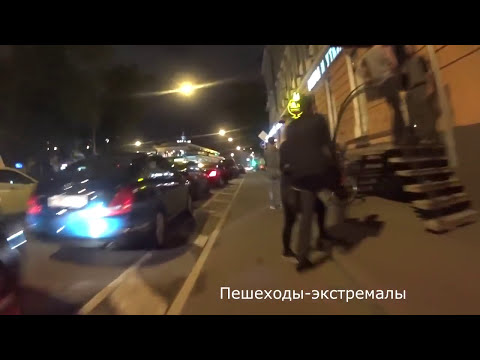 Видео: Агрессивный водитель устроил погоню за велосипедистом. Москва