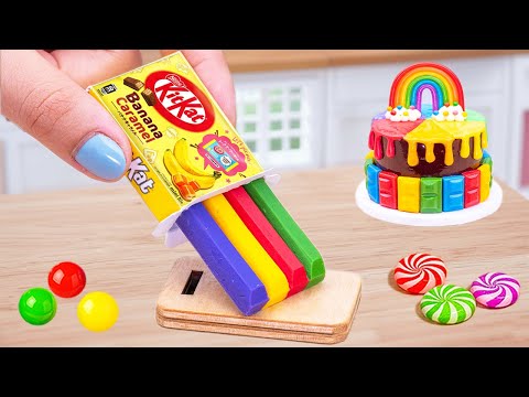 Видео: Удивительный десерт-торт KitKat | Как приготовить мини-торт «Радужный» с бананом KitKat