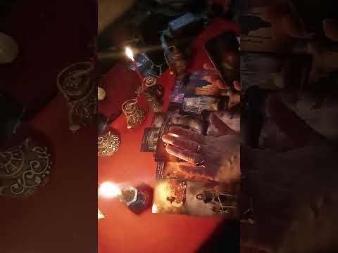 Видео: Почему он так холодно себя ведет? И, есть ли смысл быть вместе 