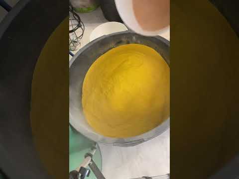 Видео: Плавающий корм для карпа Кои и золотых рыбок.